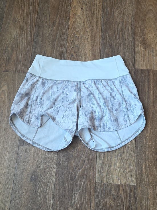 lululemon athletica Pants - Lululemon Speed Up Shorts in a City Breeze Alpine White Size 2 TALL